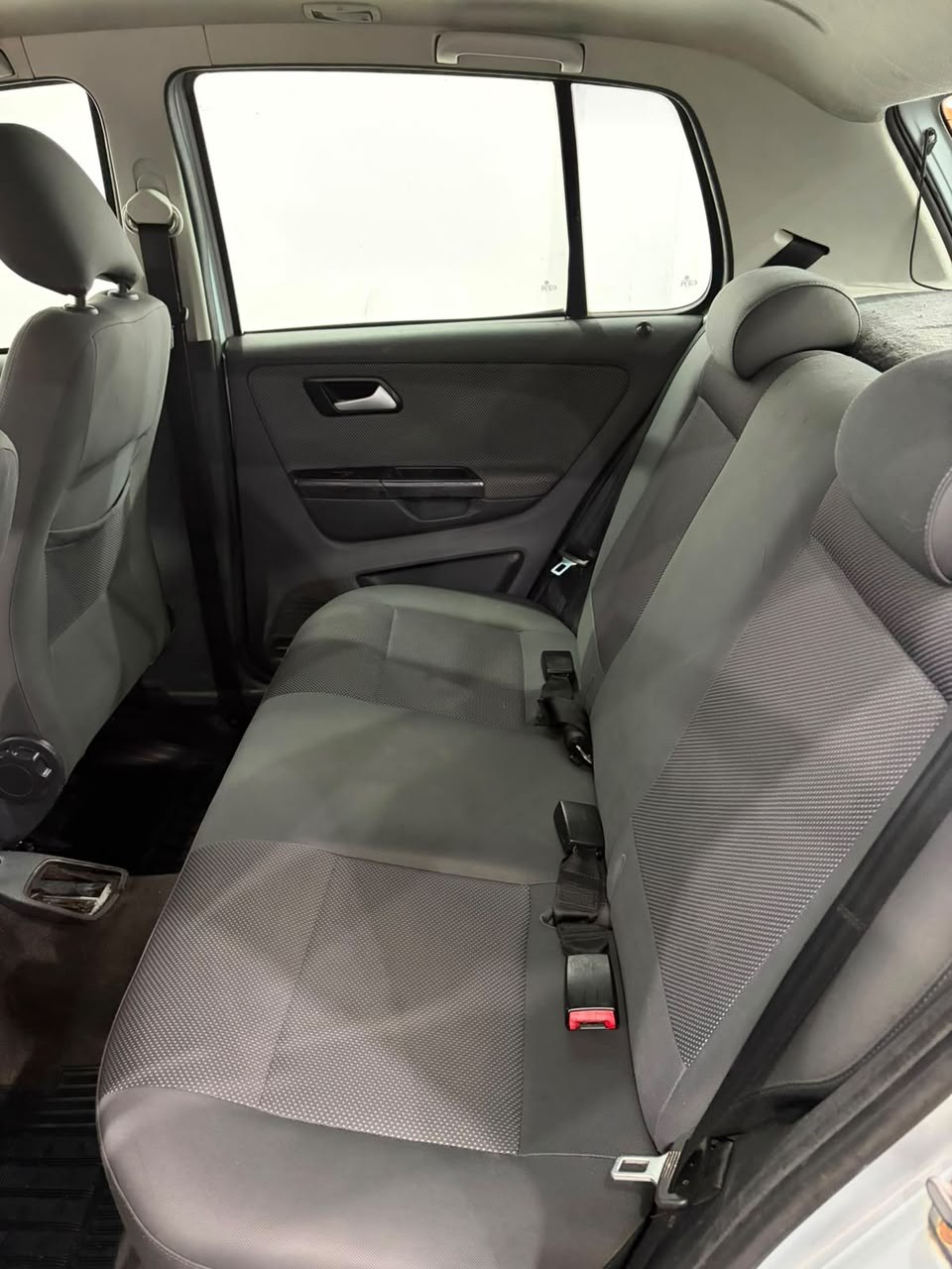 VW Fox City 1.0 Mi 2010 — foto 6
